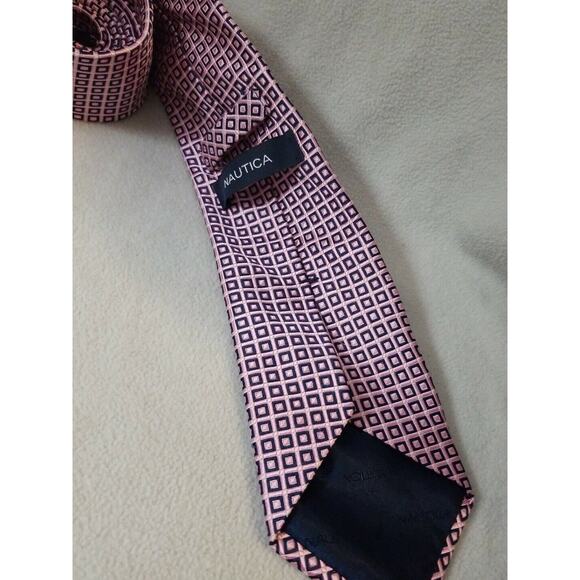 Nautica Men's 100% Silk Neck Tie Pink Square Geometric Print 60" Long - Picture 3 of 6